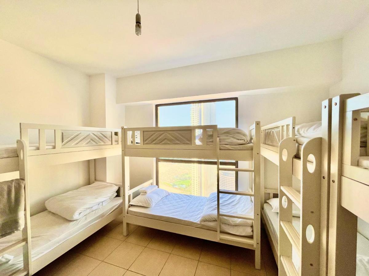 Eye Hostel