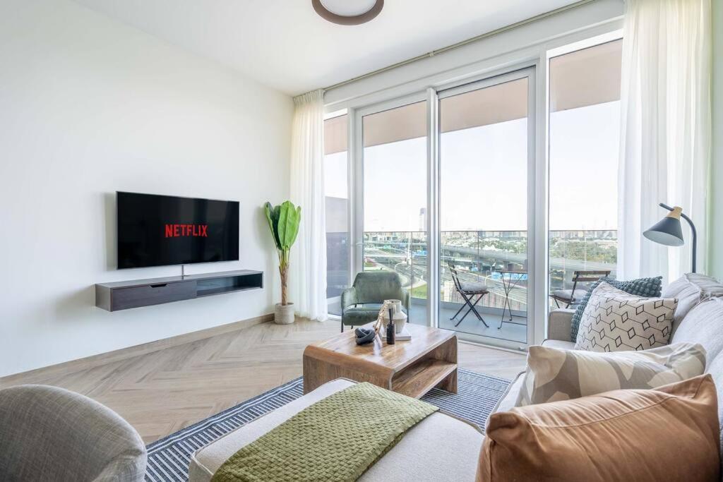 Alfa World Trade Centre 1br, Max Metro Station Apartment Dubai