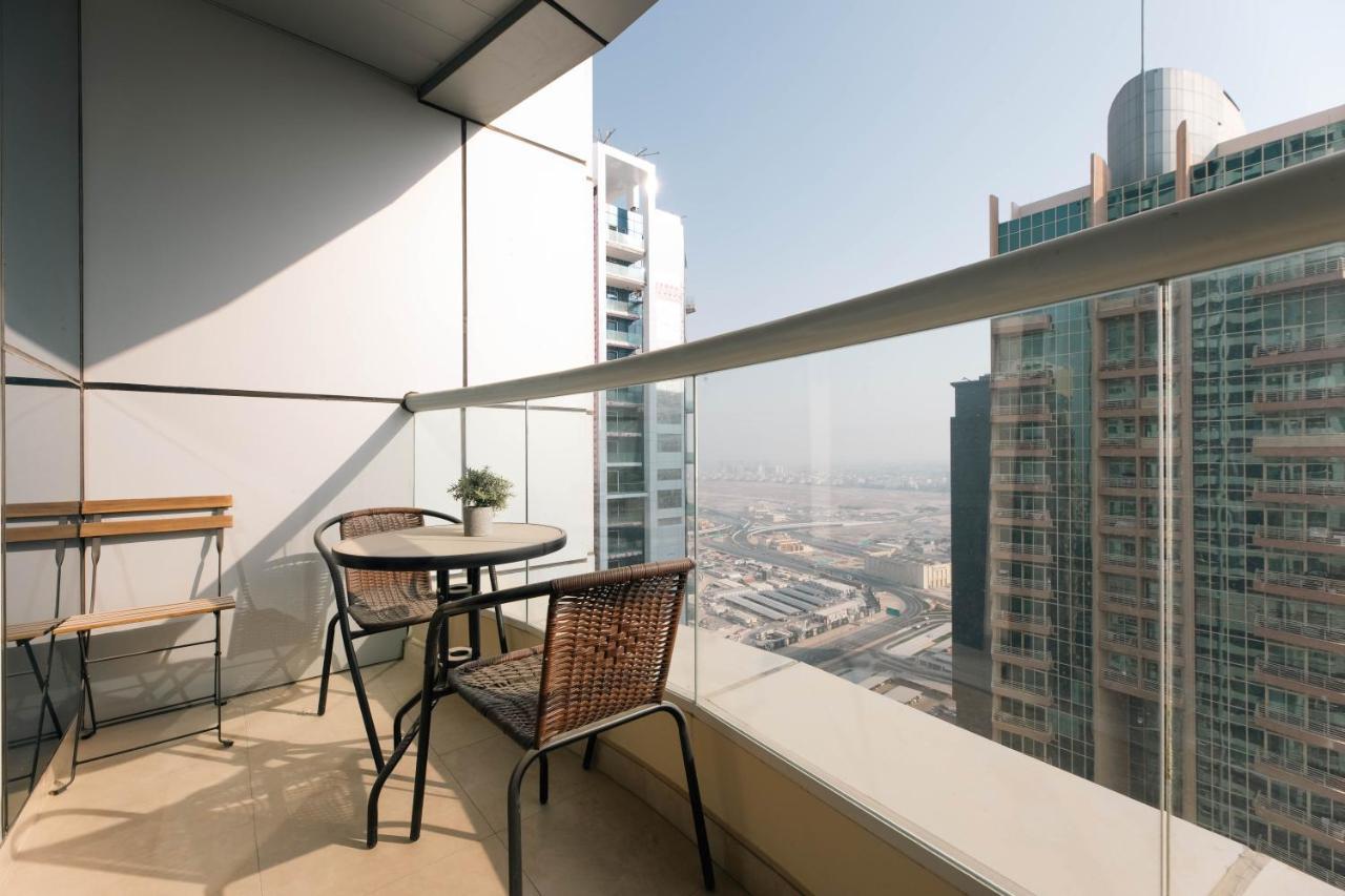 Charming With Balcony In The Heart Of Jlt * Dubai