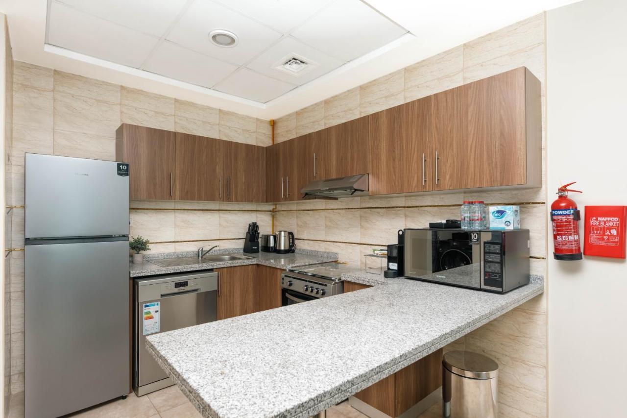 Charming With Balcony In The Heart Of Jlt * Dubai