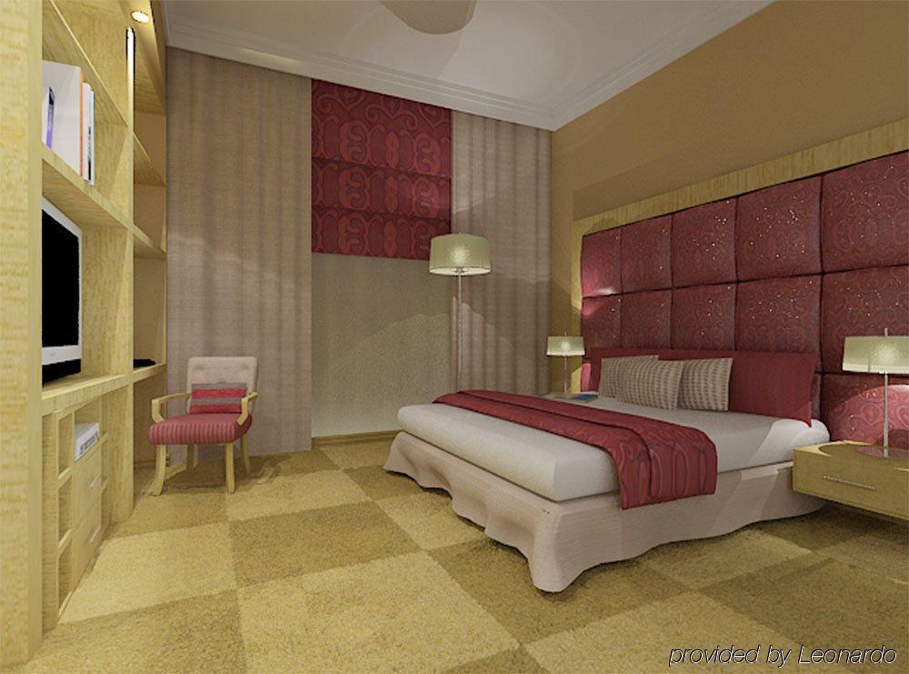 Hotel Halo