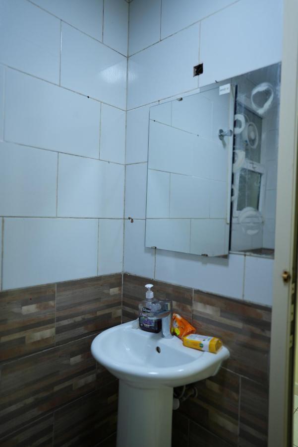 Topstay Boys & Furnished Holiday Albergue