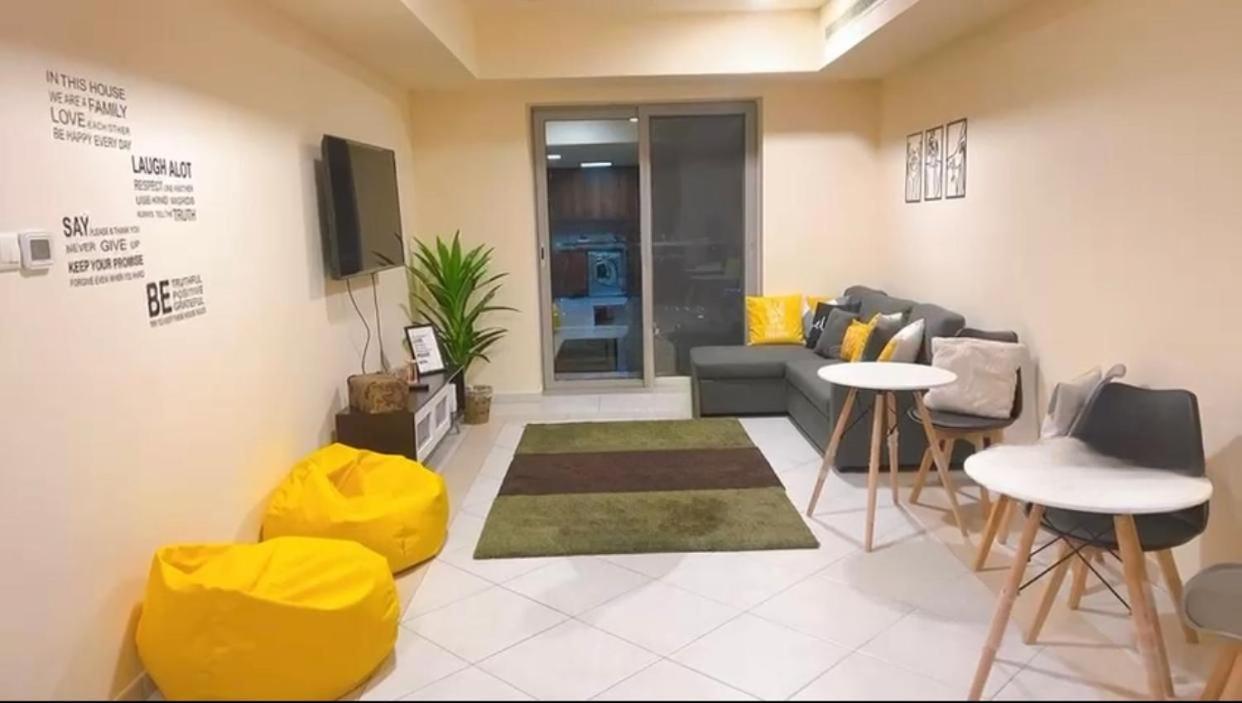 The Mood House I Marina Hostel Dubai