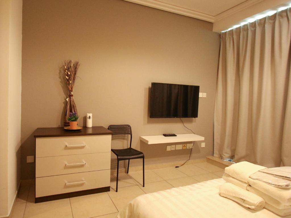 New Age - Cozy In Goldcrest Views 2, Jlt Apartment *