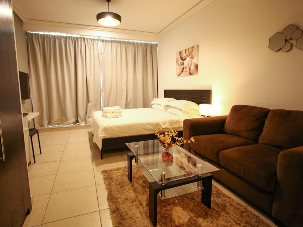 New Age - Cozy In Goldcrest Views 2, Jlt