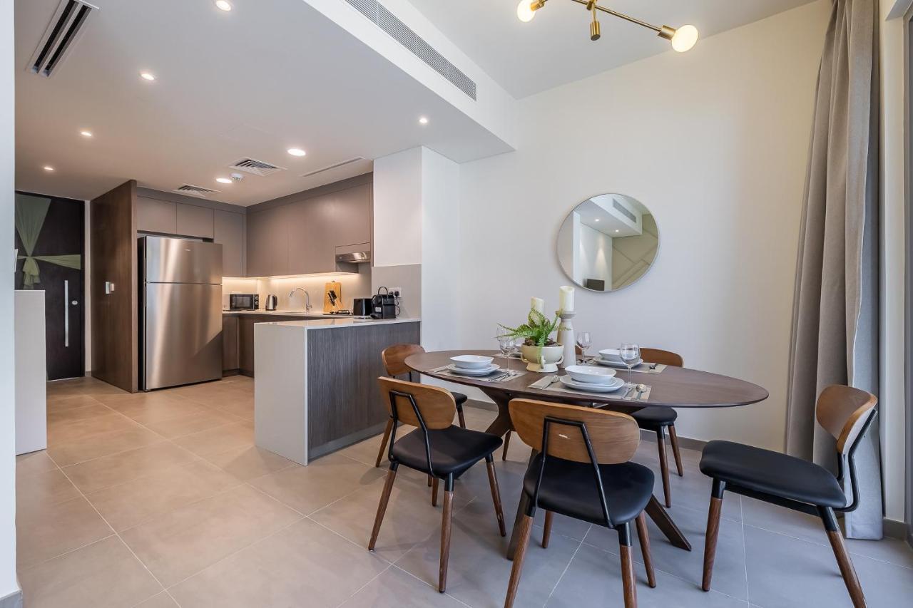 Exclusive Spacious I Garden I Maid * Dubai