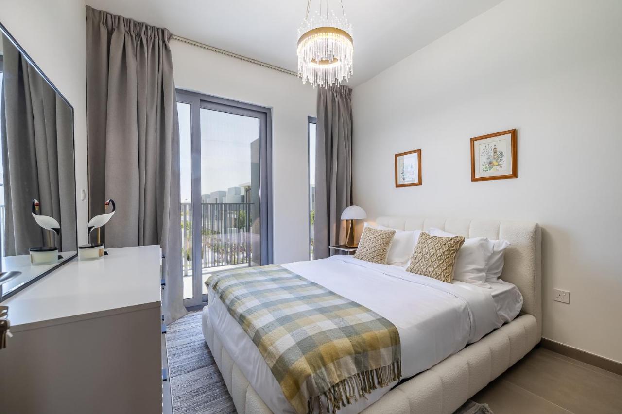 Exclusive Spacious I Garden I Maid * Dubai