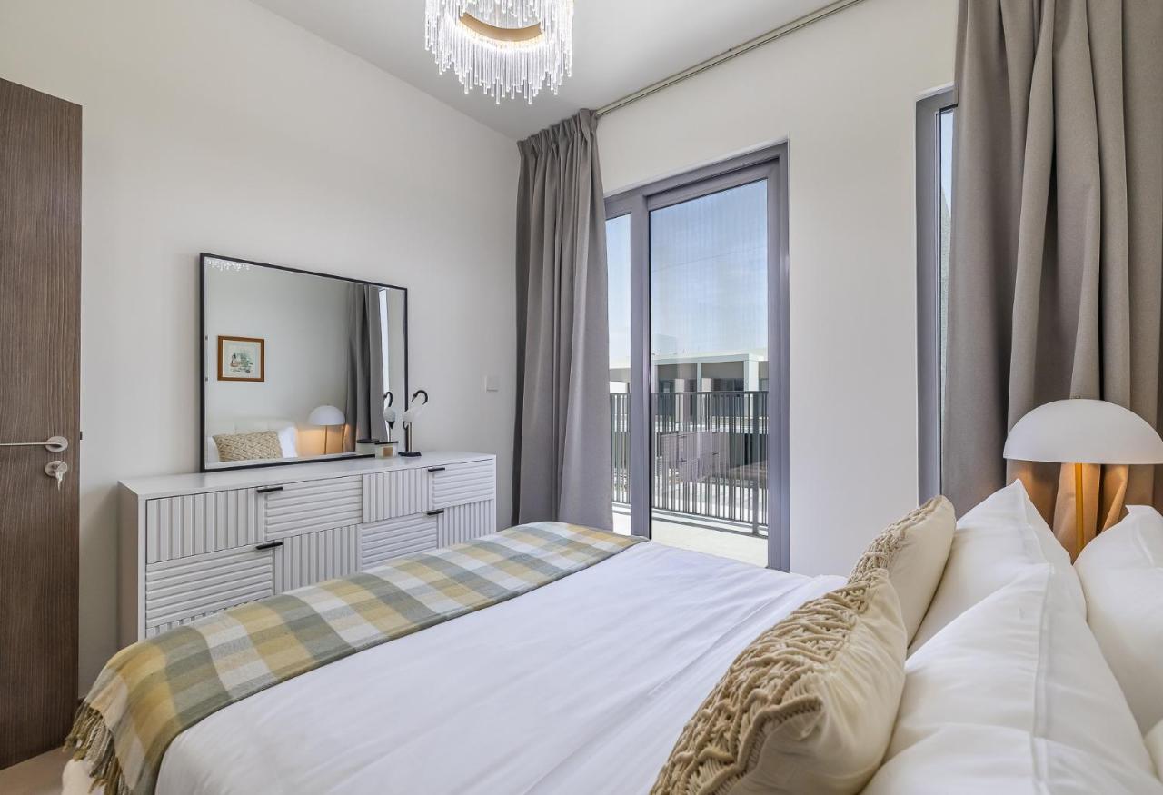 Exclusive Spacious I Garden I Maid Holiday home Dubai