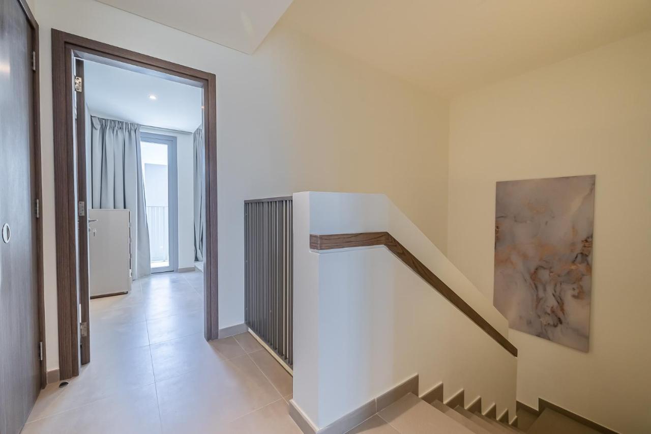 Exclusive Spacious I Garden I Maid