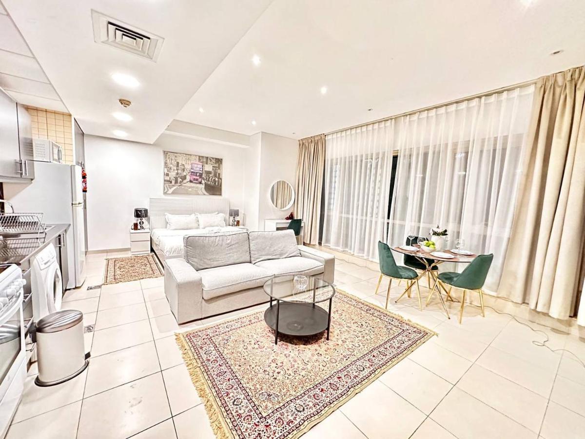 Apartment Lovely Newly Furnished Ocean View In Royal Oceanic Tower Dubai
