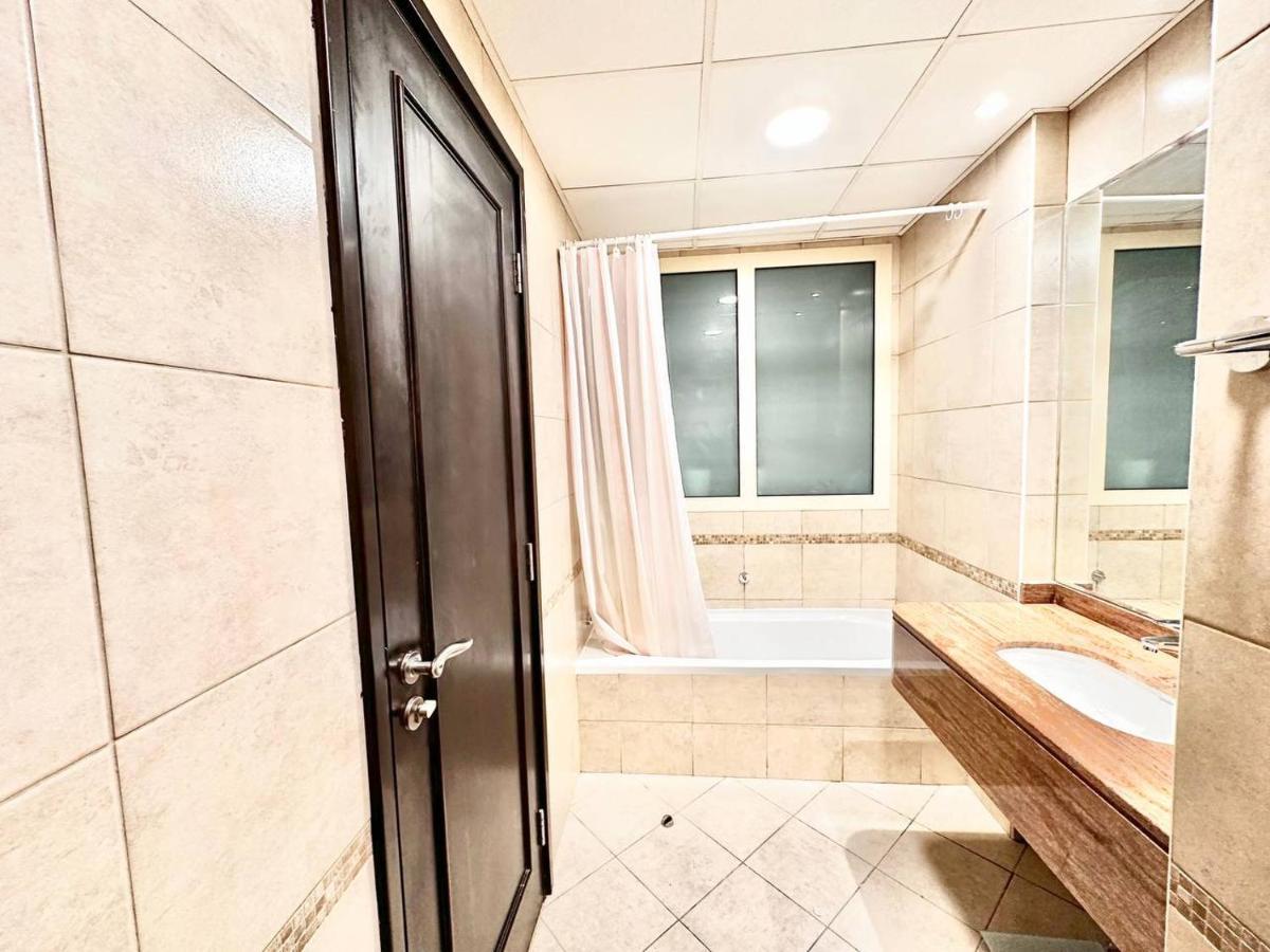 Lovely Newly Furnished Ocean View In Royal Oceanic Tower Dubai