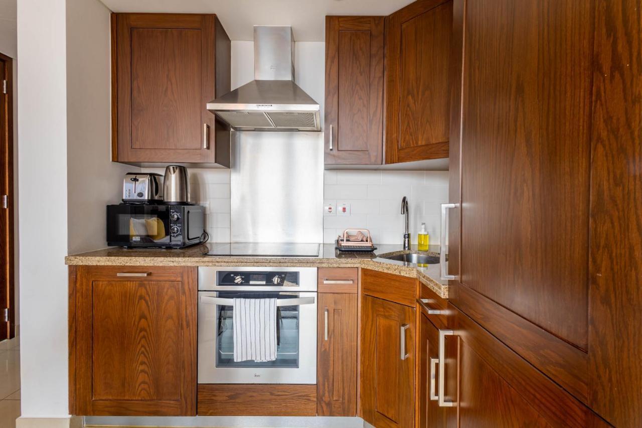 Nasma Luxury - Sleek And Modern Near Burj Khalifa Apartment *