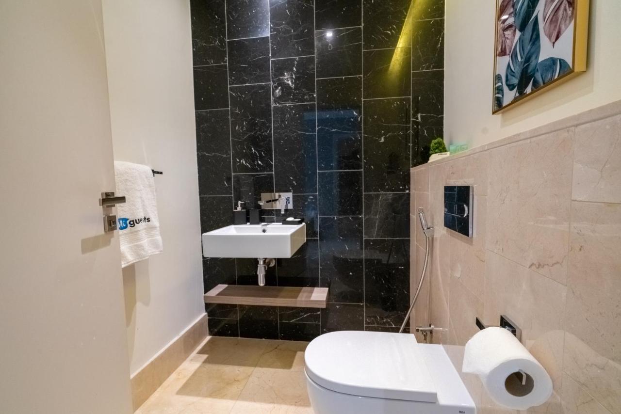 Higuests - Unparalleled Sea View From Unique Corner Unit Dubai
