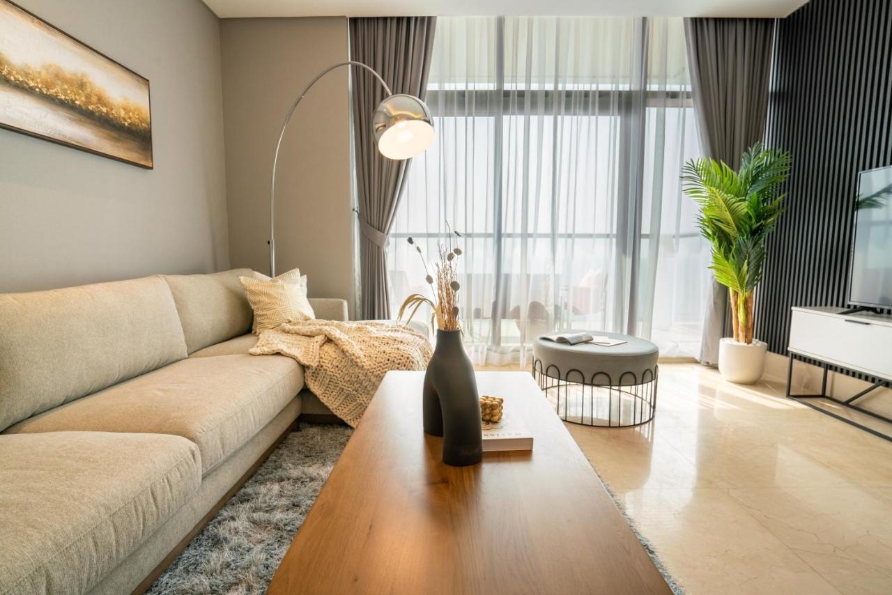 Higuests - Unparalleled Sea View From Unique Corner Unit *