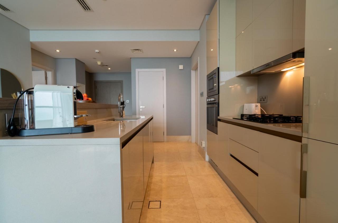 Higuests - Unparalleled Sea View From Unique Corner Unit Dubai