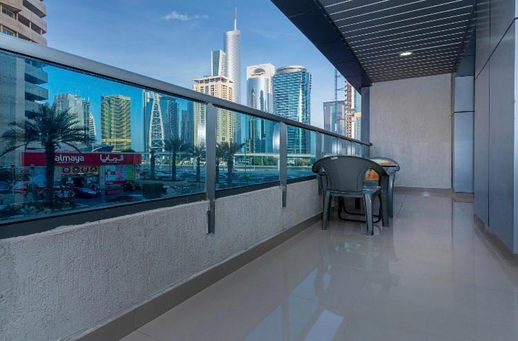 Apartment Seasoning At Duba Marina Dubai
