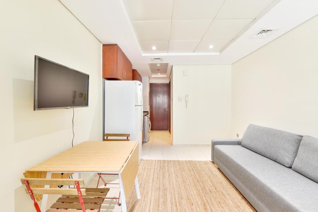 Oasis In Dubai. Apartment