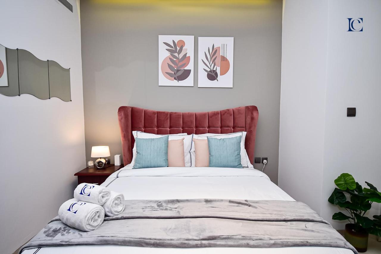 Luxury Escapes - Modern In West Avenue Marina