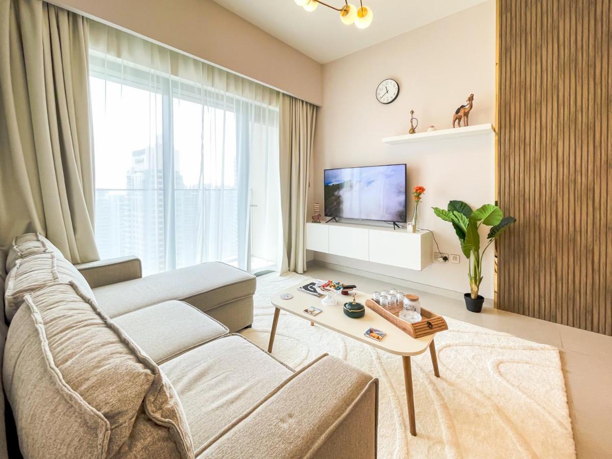 Amazing Next To Mall 160br-2 Dubai