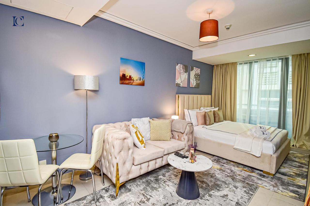 Apartamento Luxury Escapes - Modern - Metro, & Mall Mins Away