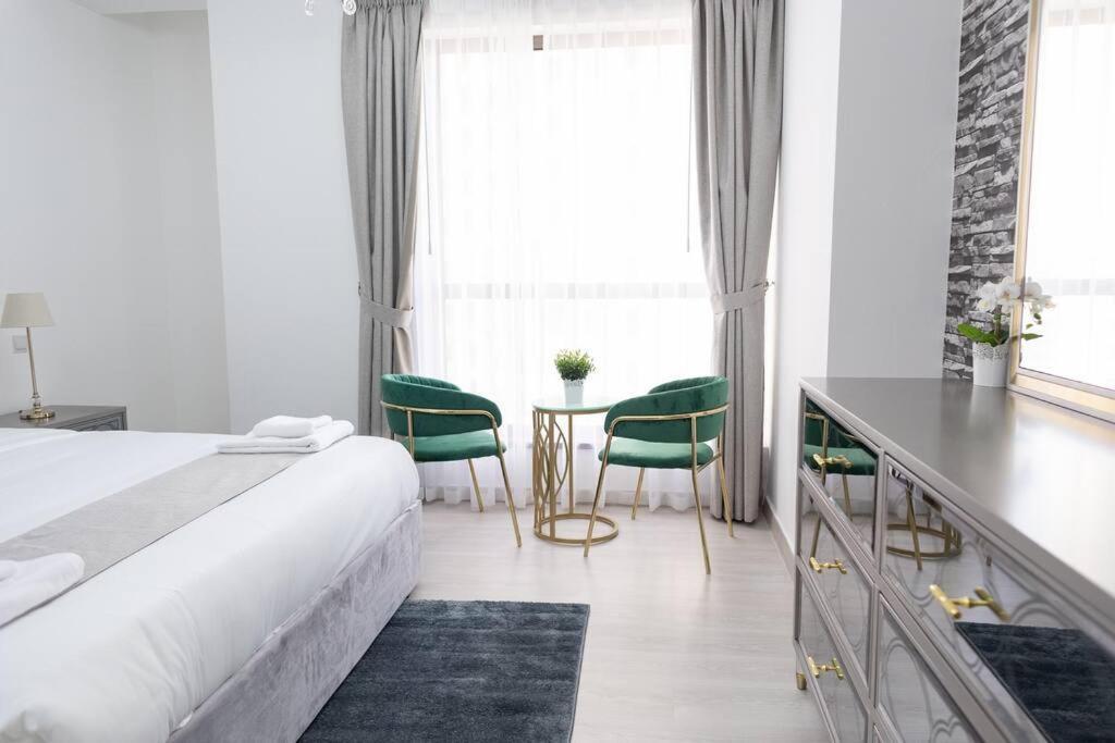 Apartment Shams Front Jbr By Happy Season *