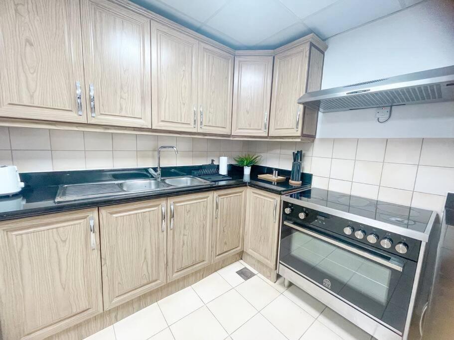 Apartment Shams Front Jbr By Happy Season Dubai