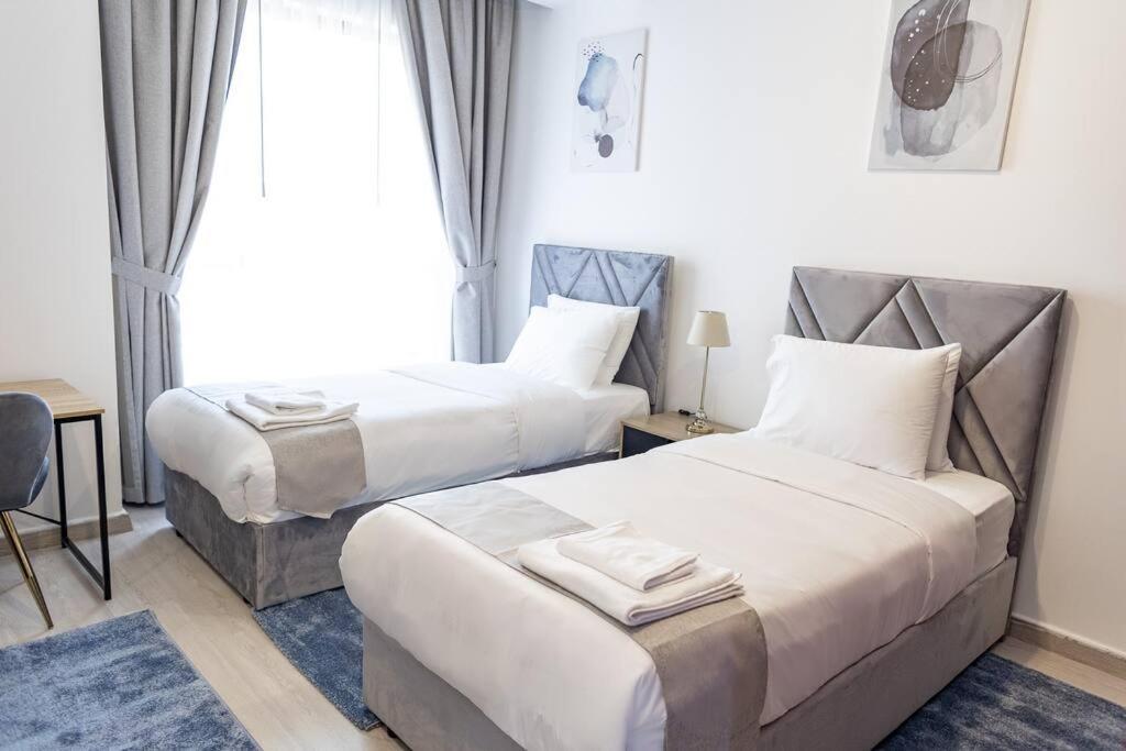 Apartment Shams Front Jbr By Happy Season
