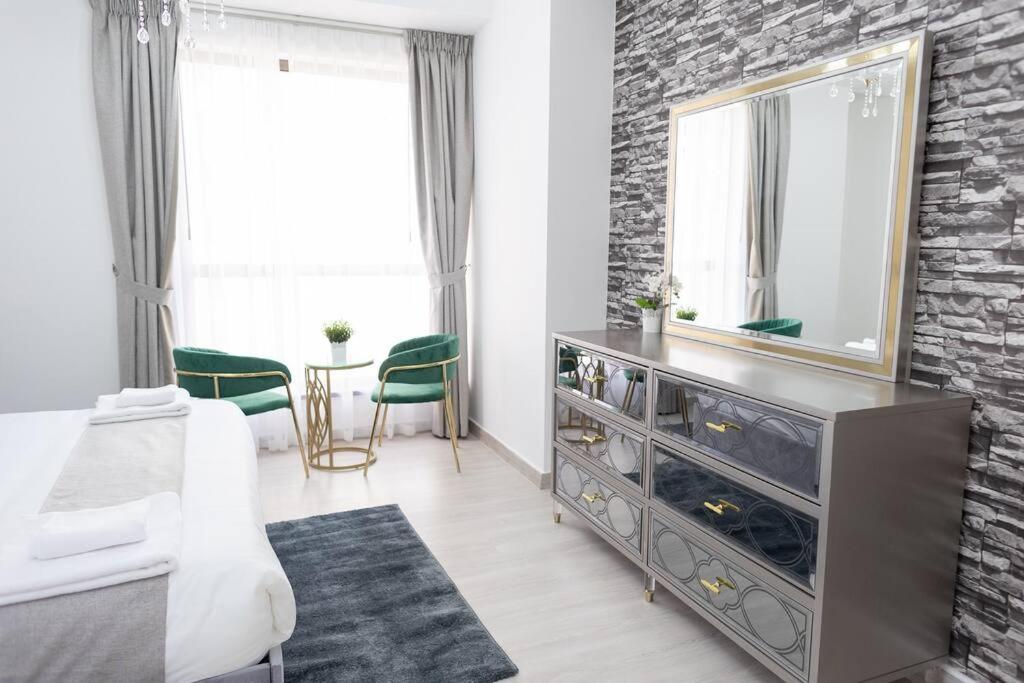 Shams Front Jbr By Happy Season Dubai