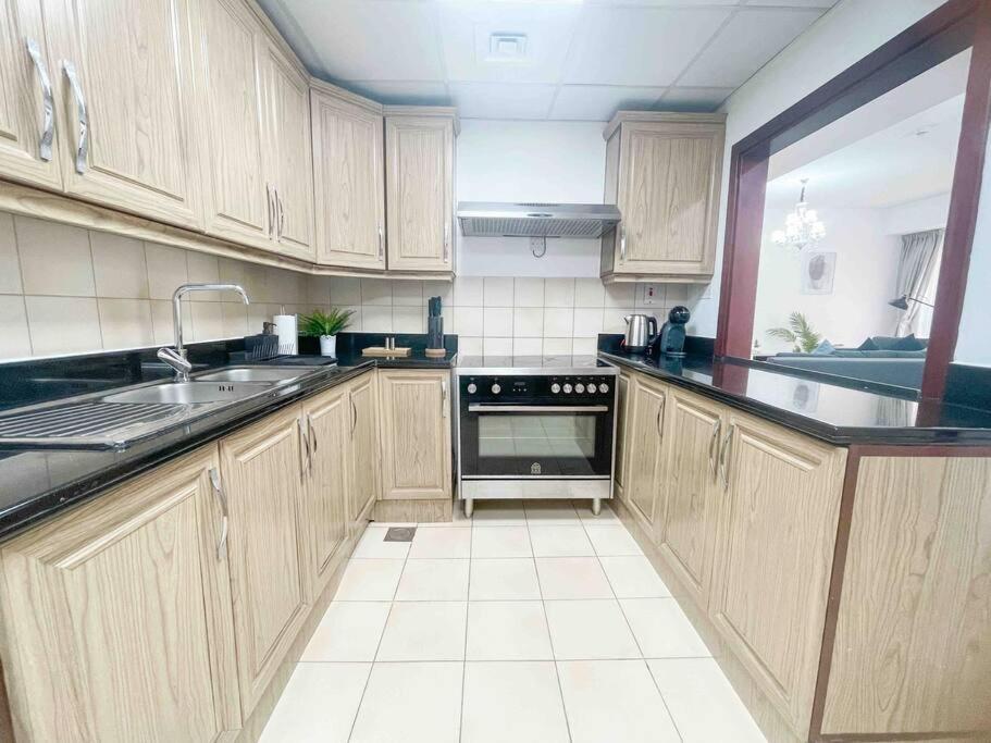 Apartment Shams Front Jbr By Happy Season