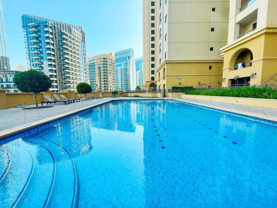 Apartment Shams Front Jbr By Happy Season