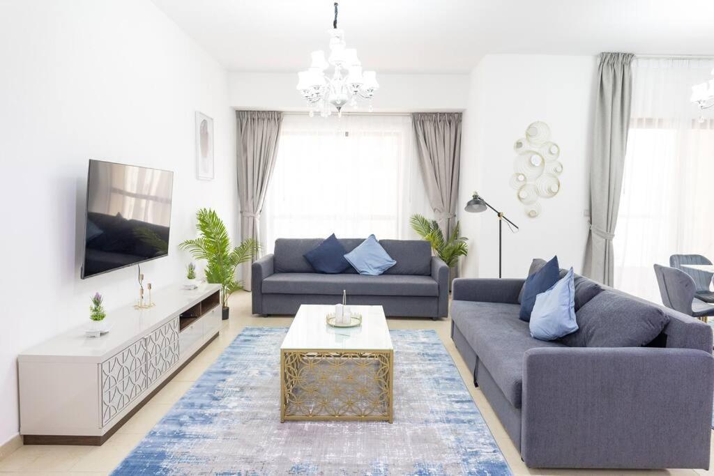 Apartment Shams Front Jbr By Happy Season *