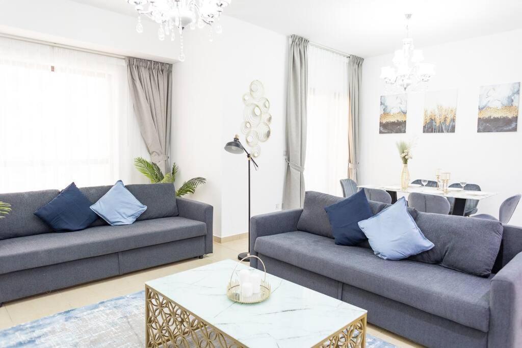 Apartment Shams Front Jbr By Happy Season