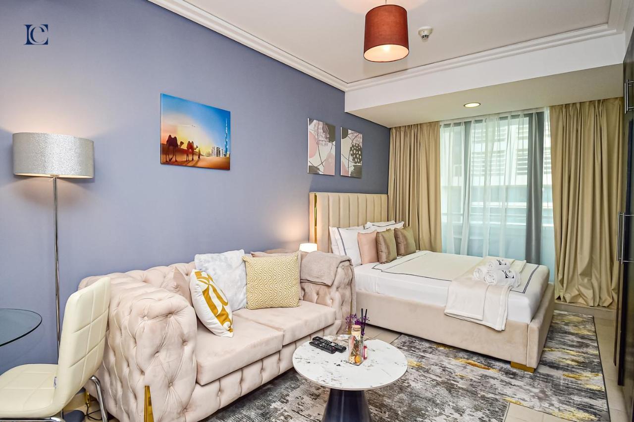 Apartamento Luxury Escapes - Modern - Metro, & Mall Mins Away Dubai