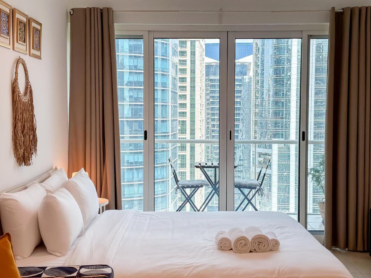 Apartment Spacious With Views - Jlt *