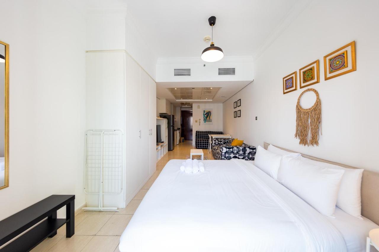 Apartment Spacious With Views - Jlt *