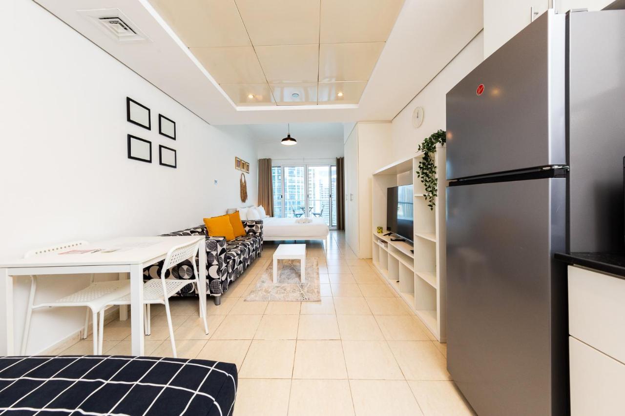 Apartment Spacious With Views - Jlt *