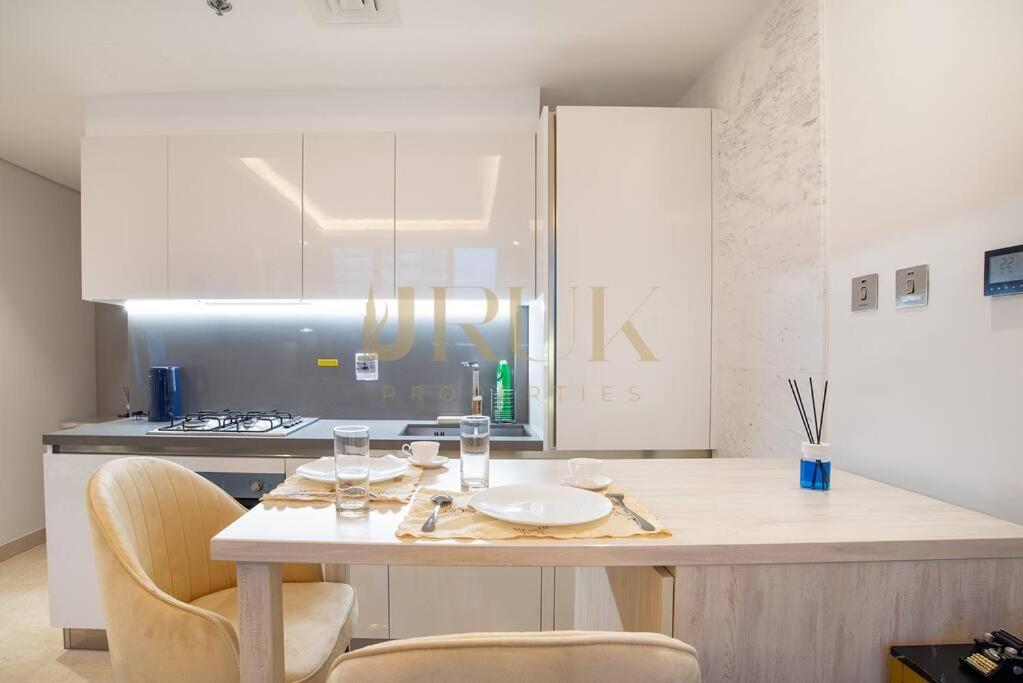 Cozy Serenity - Downtown Apartment