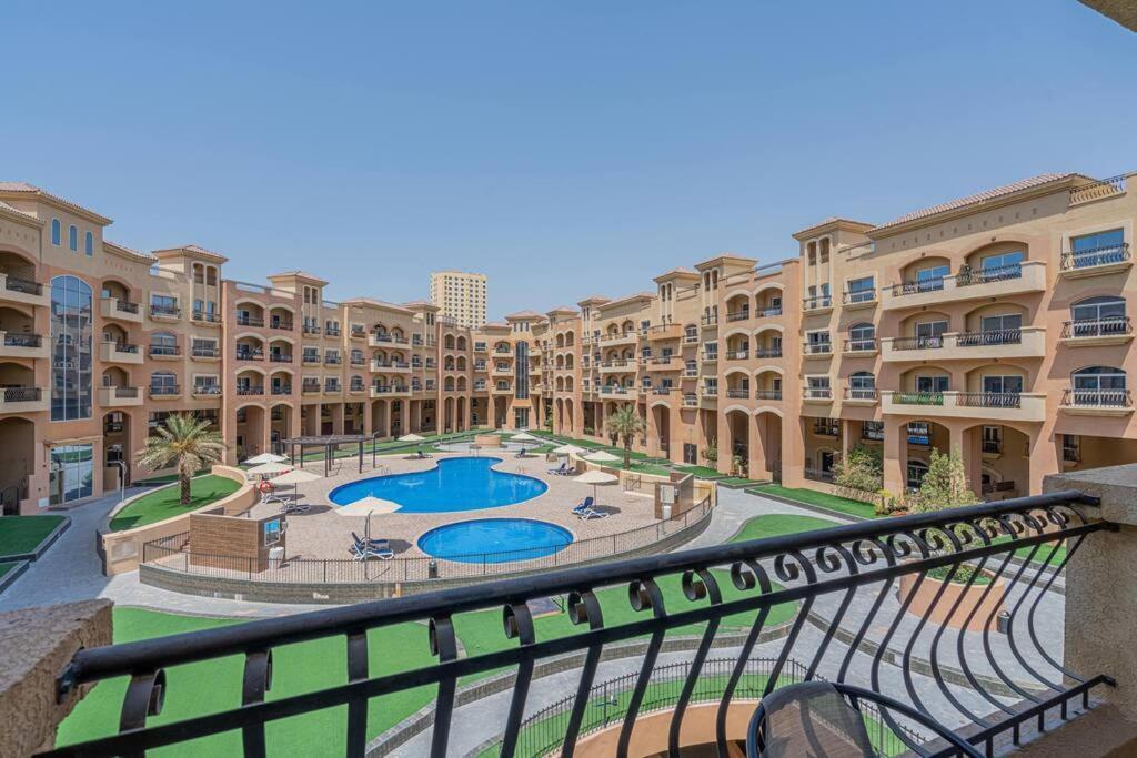Apartment Stunning 1 Bedroom With Pool View In Jvc
