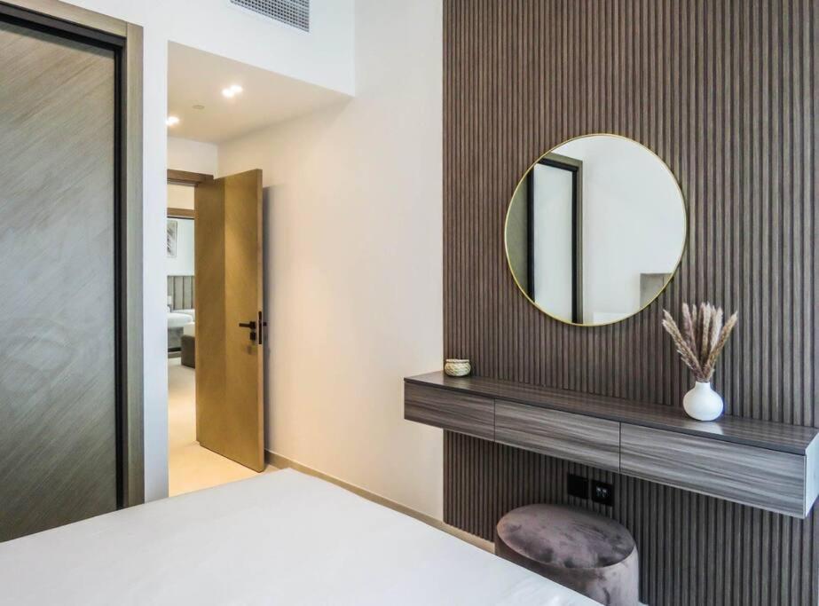 Stylish 2 Bedroom In Binghatti, Business Bay Daire