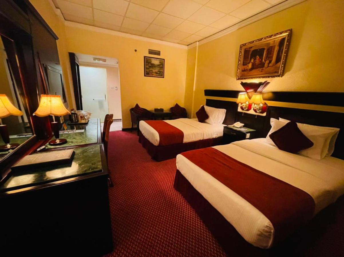 Claridge Hotel 3*