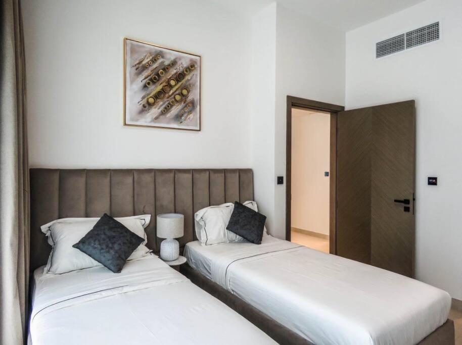 Daire Stylish 2 Bedroom In Binghatti, Business Bay