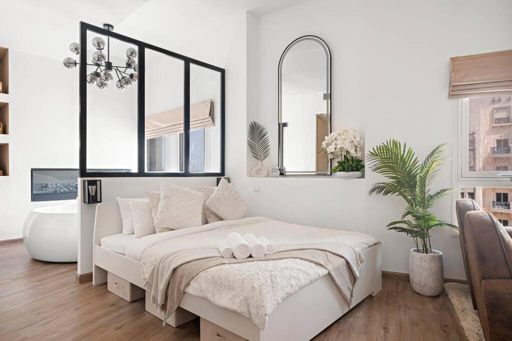 Chic Studio With A Bath Tub, Pool & Gym Near Golf Club *