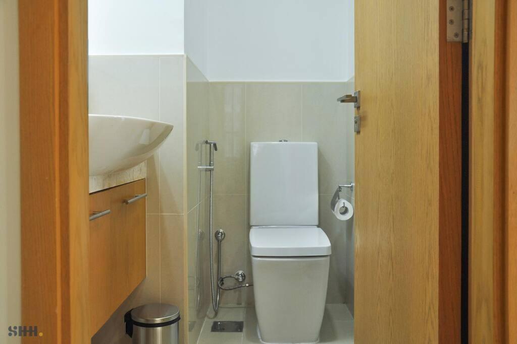 Lovely 2 Bedroom W/burj Khalifa View! *
