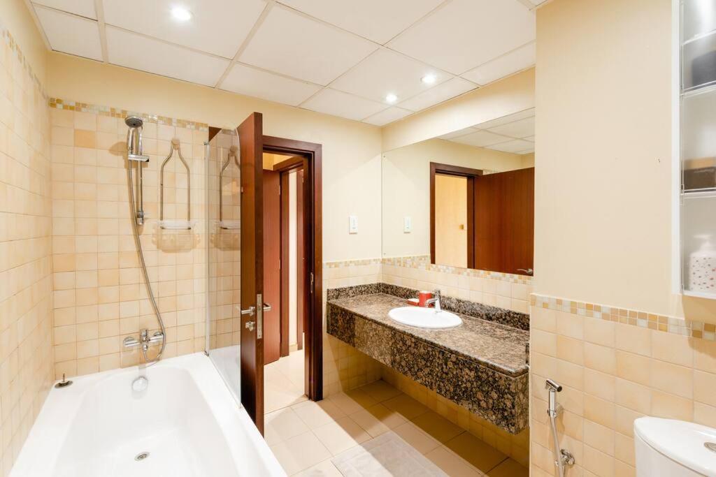 Gorgeous 3 Bedroom In Jbr Dubai