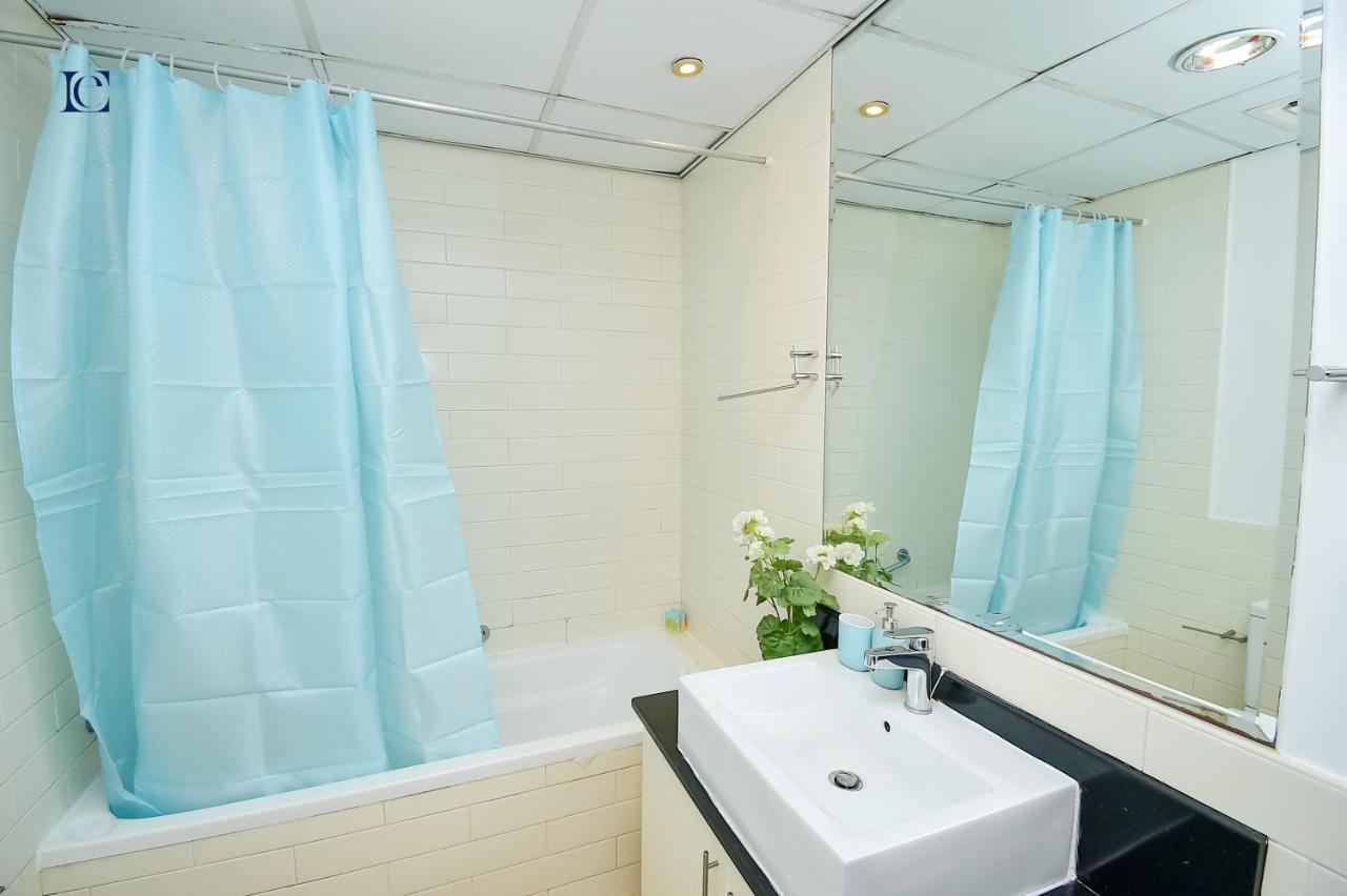 Luxury Escapes - Budget With Balcony, Yacht Bay Marina Apartment *
