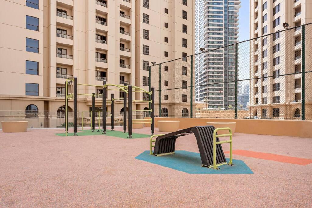 Stonetree - Near Marina - Fully Furnished 1 Br Apartment *