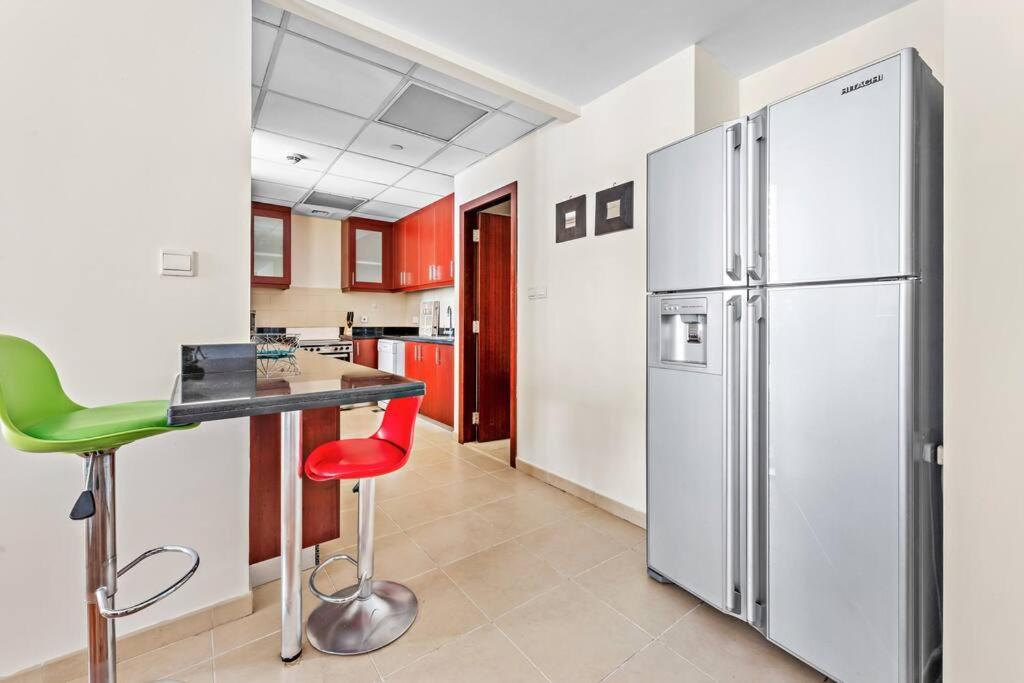 Stonetree - Near Marina - Fully Furnished 1 Br * Dubai