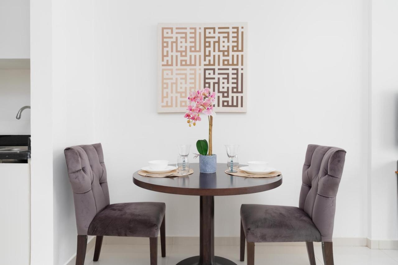White Sage - Ghalia Tower Apartment