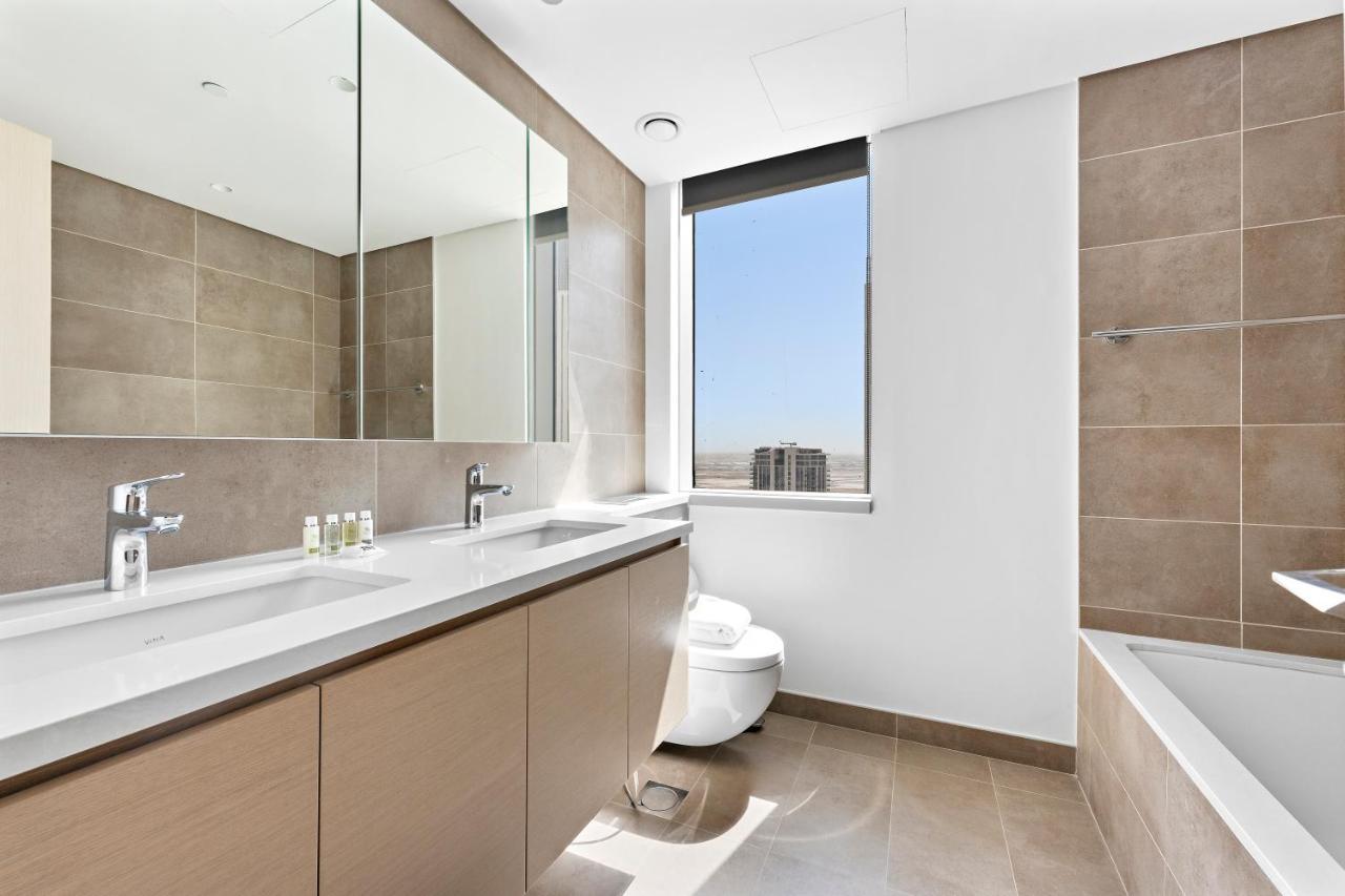 Apartment Welhome - Stunning With Sea Views In Creek Harbour *