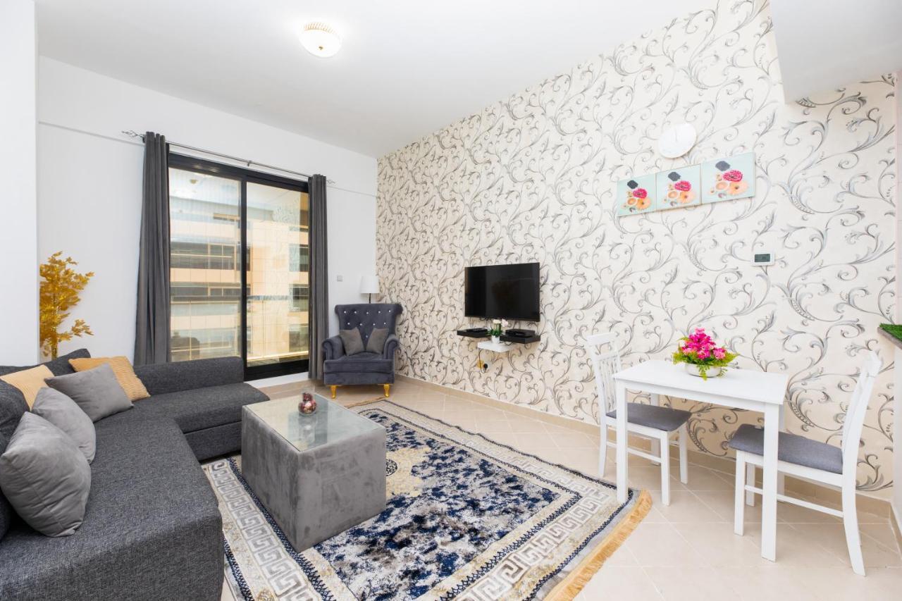 A Place Like A In Marina Apartment